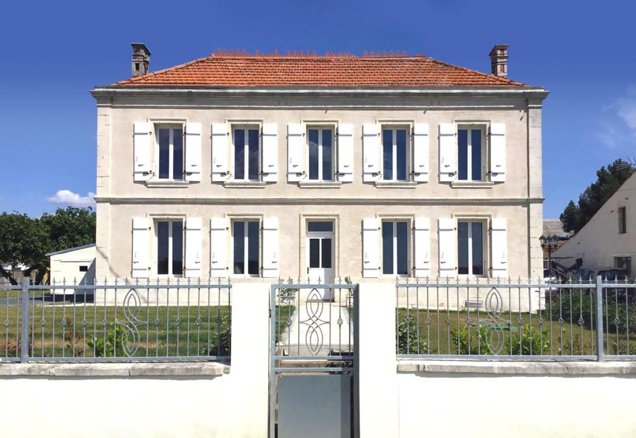 Le Making Of Chambres D'Hotes Insolites Et Familiales Thairé Exterior foto